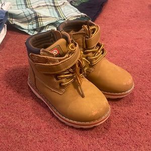 Size 7 boots for babies